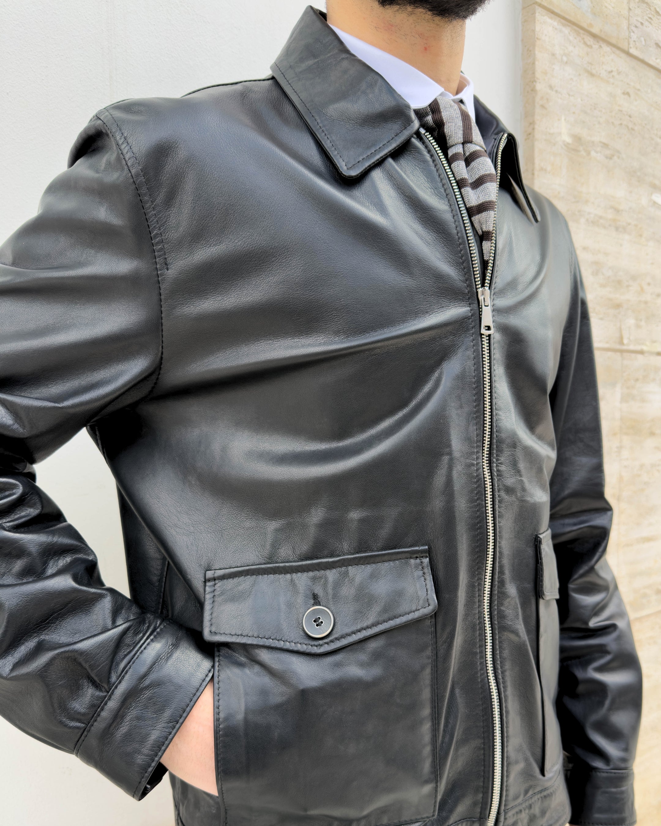 Giubbino Chelsea in pelle vegetale con zip vestibilità regular NERO