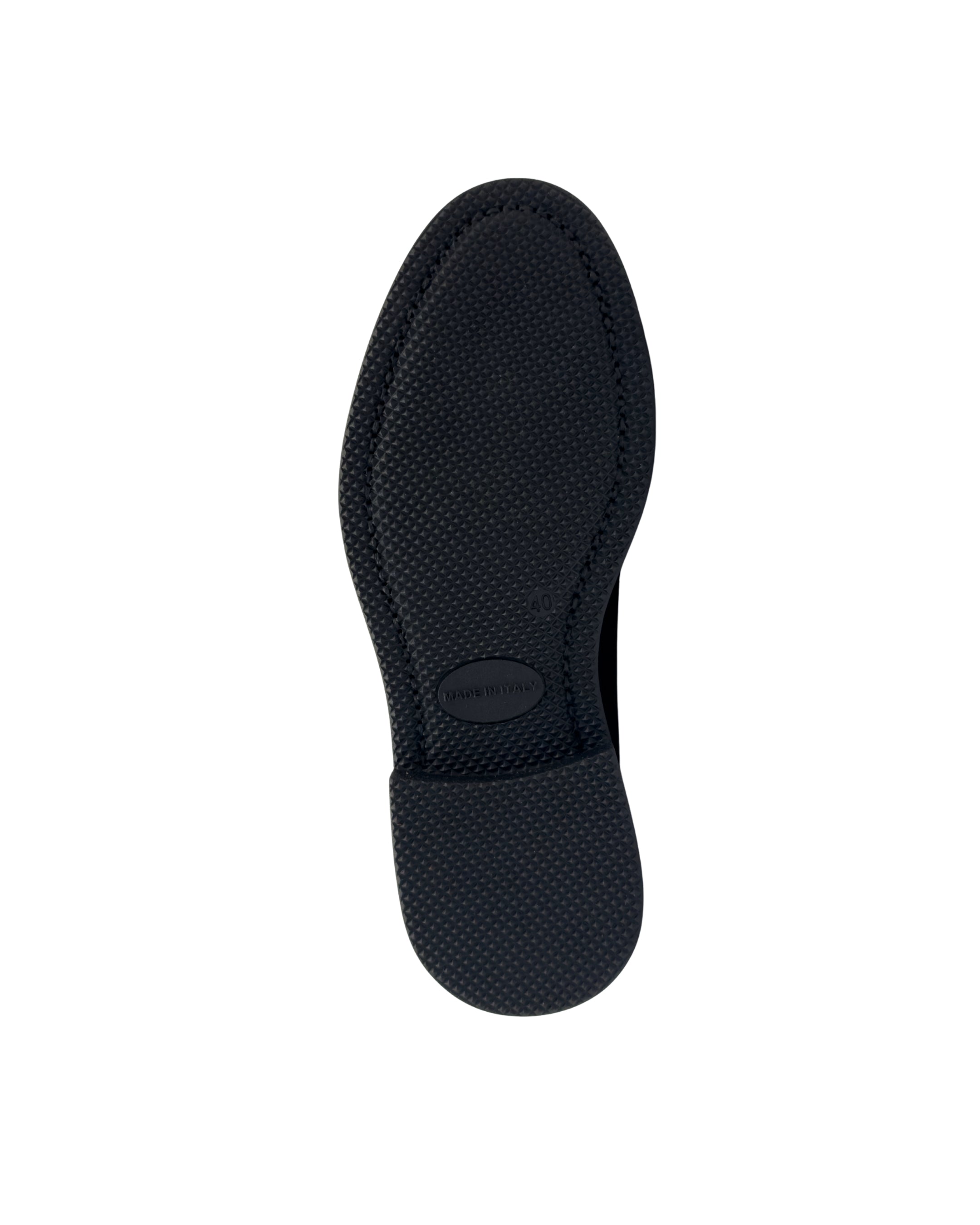 Derby artigianale in pelle nera -stile, comodità e carattere.