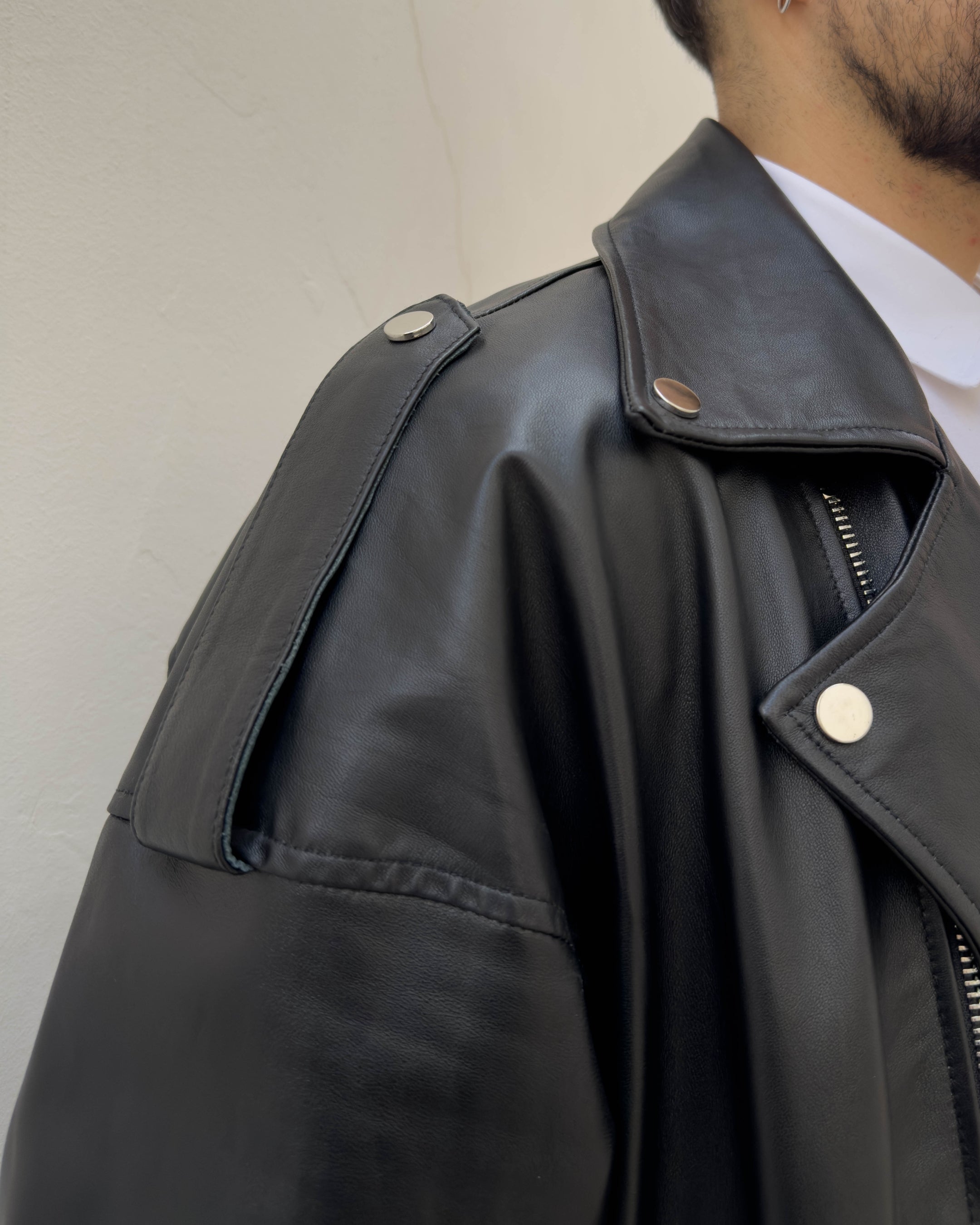 Chiodo Brixton in pelle vegetale vestibilità over NERO