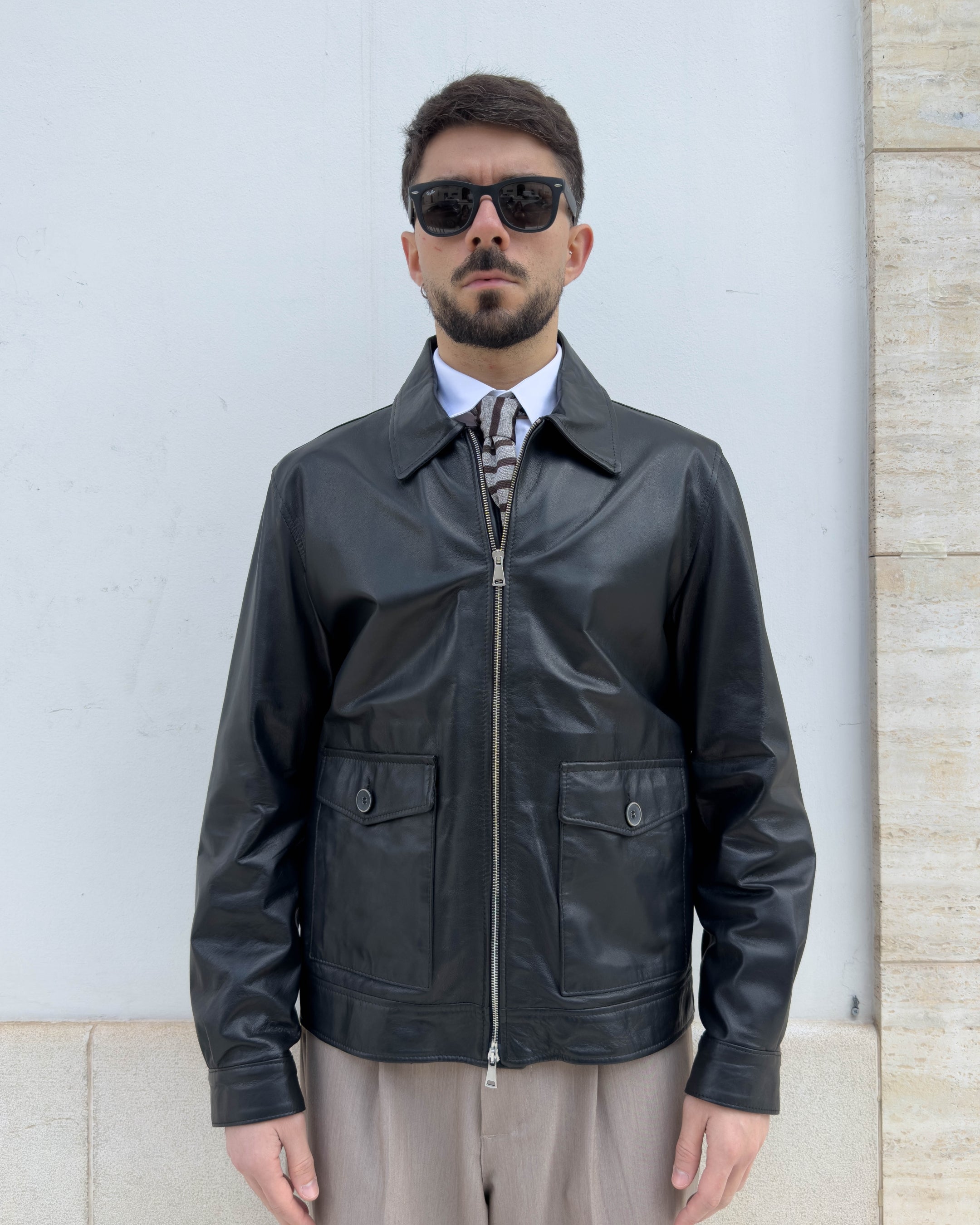 Giubbino Chelsea in pelle vegetale con zip vestibilità regular NERO