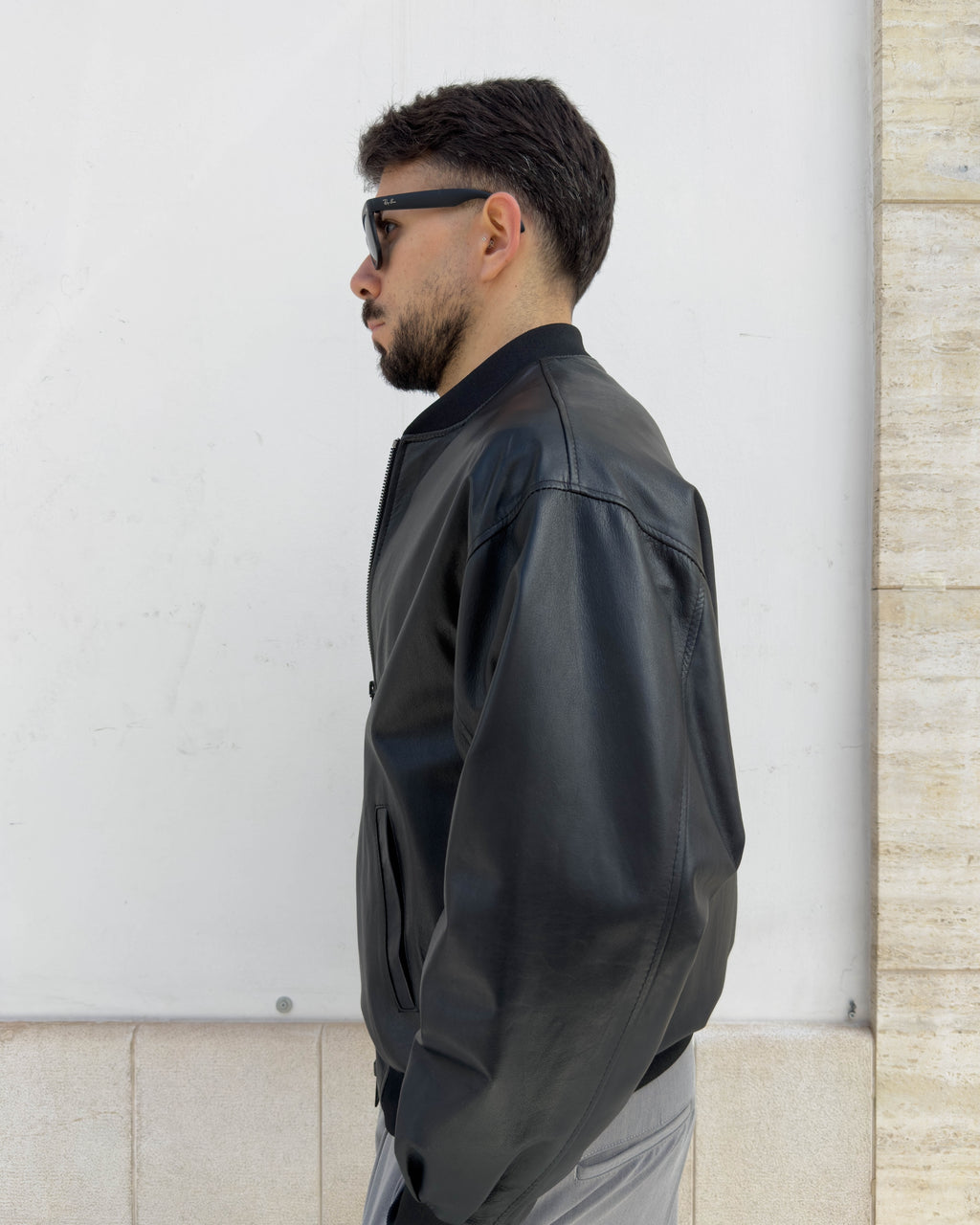 Bomber Kensington in pelle vegetale, vestibilità over NERO