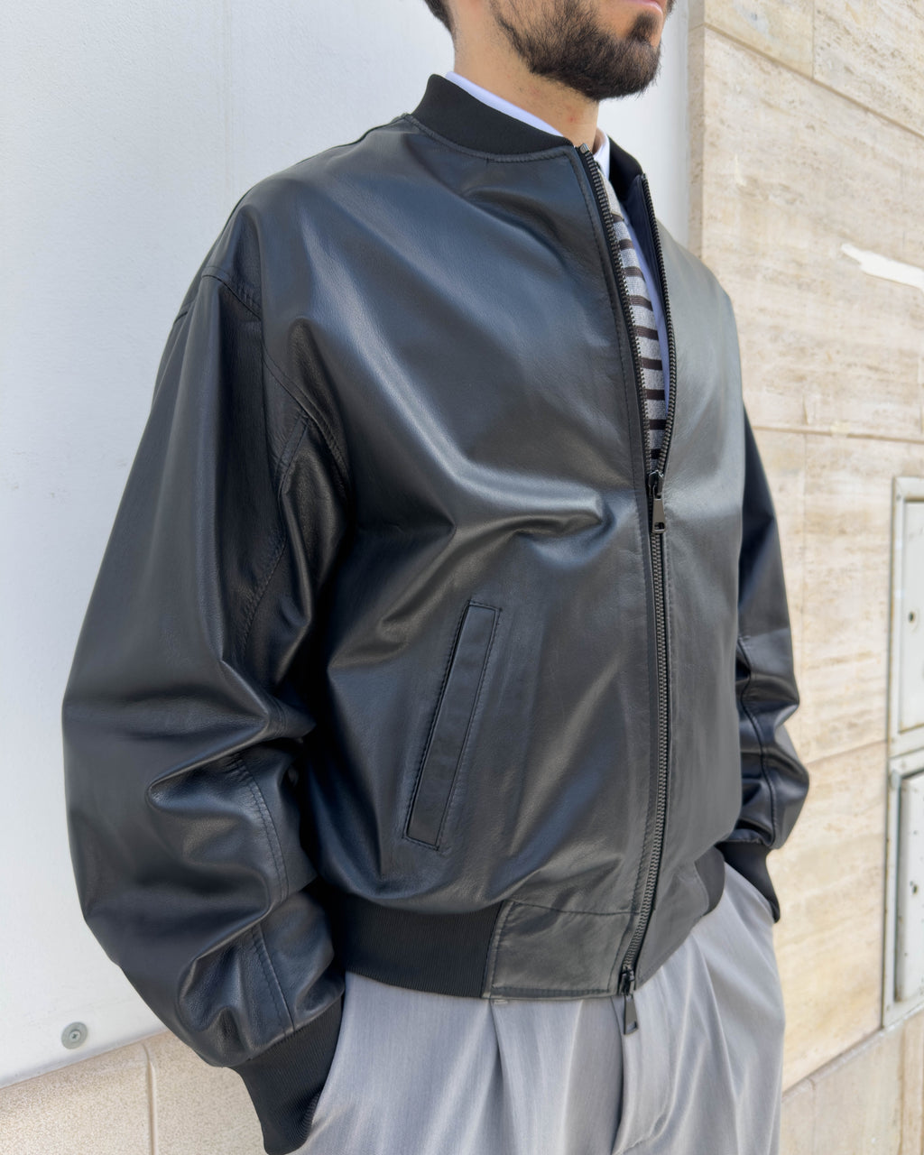 Bomber Kensington in pelle vegetale, vestibilità over NERO